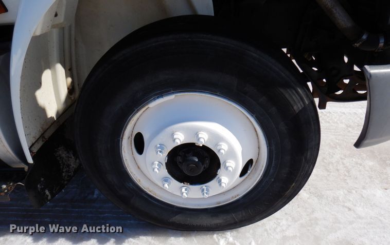 image for item KU9833 2009 International 8600  semi truck