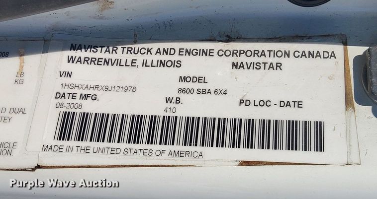 image for item KU9833 2009 International 8600  semi truck