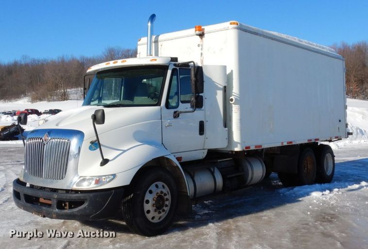 image for item KU9834 2007 International 8600  box truck