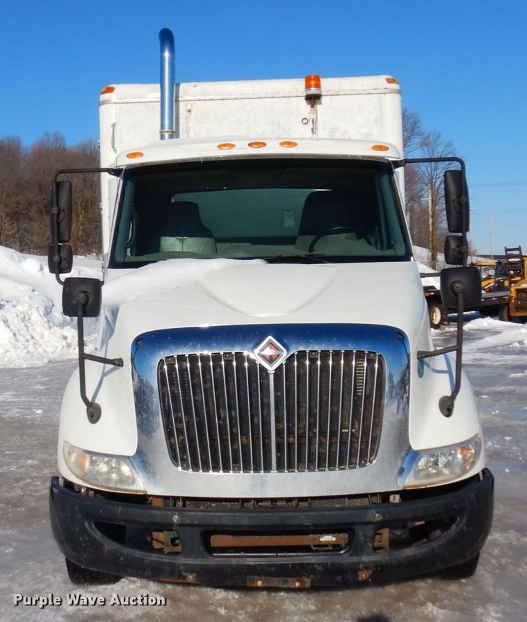 image for item KU9834 2007 International 8600  box truck