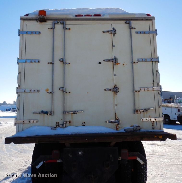 image for item KU9834 2007 International 8600  box truck