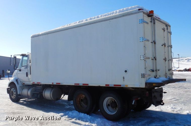 image for item KU9834 2007 International 8600  box truck