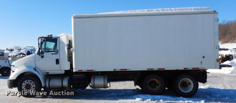image for item KU9834 2007 International 8600  box truck