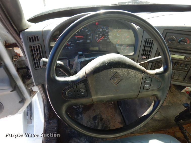 image for item KU9834 2007 International 8600  box truck