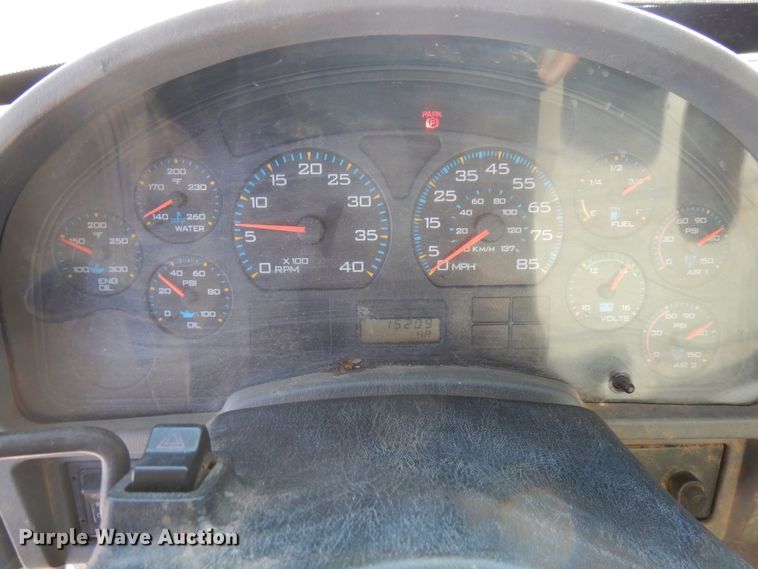 image for item KU9834 2007 International 8600  box truck