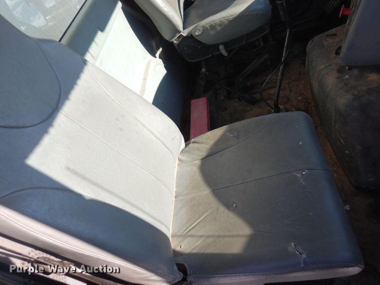 image for item KU9834 2007 International 8600  box truck