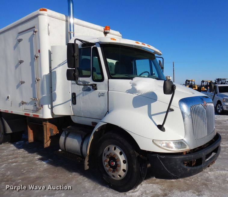 image for item KU9834 2007 International 8600  box truck