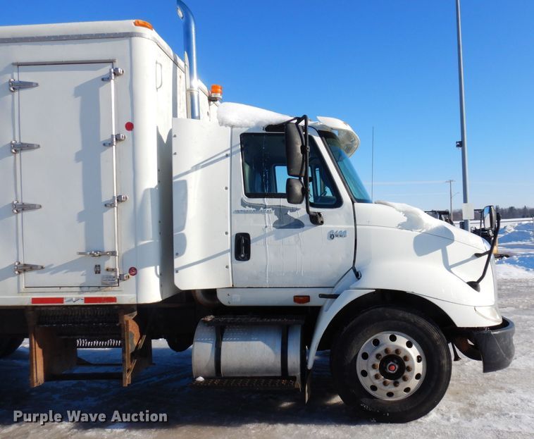 image for item KU9834 2007 International 8600  box truck