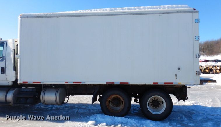 image for item KU9834 2007 International 8600  box truck