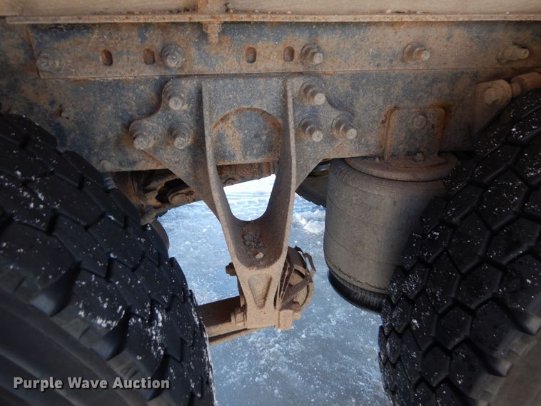 image for item KU9834 2007 International 8600  box truck