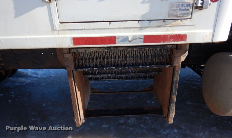 image for item KU9834 2007 International 8600  box truck