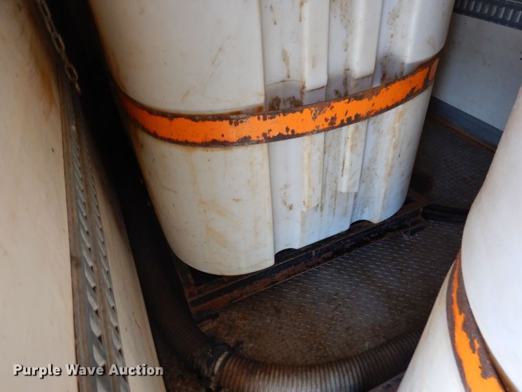 image for item KU9834 2007 International 8600  box truck