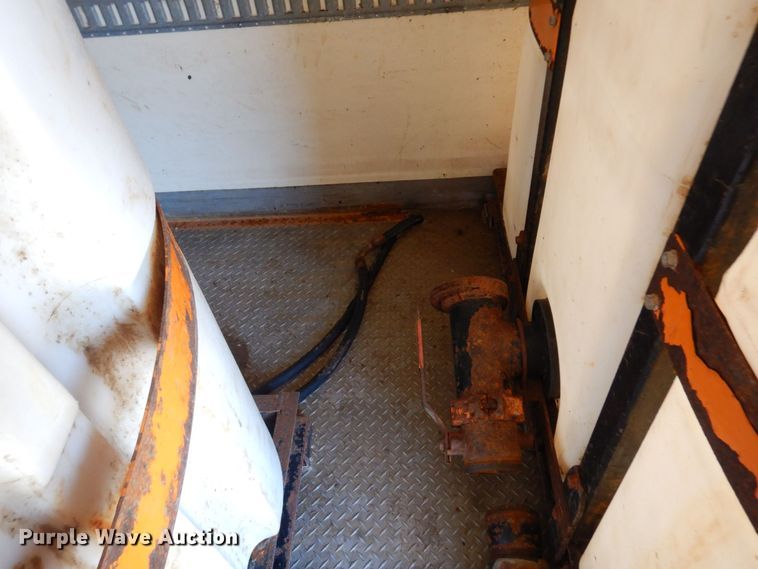 image for item KU9834 2007 International 8600  box truck