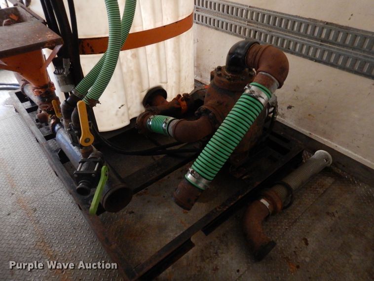 image for item KU9834 2007 International 8600  box truck