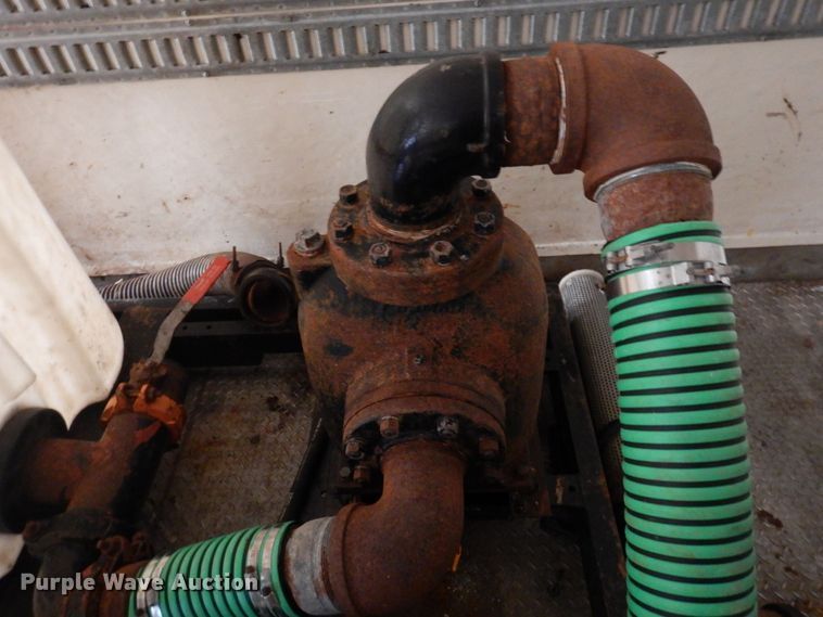 image for item KU9834 2007 International 8600  box truck