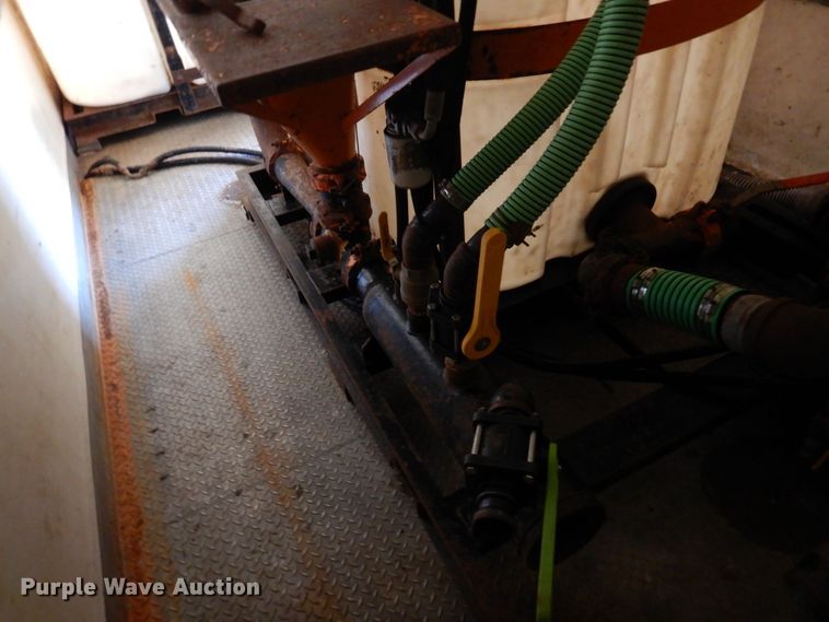 image for item KU9834 2007 International 8600  box truck