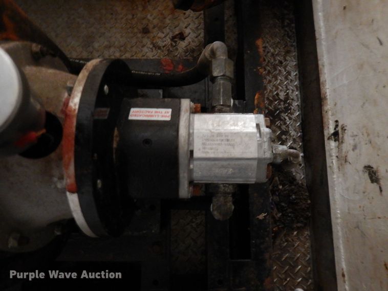 image for item KU9834 2007 International 8600  box truck