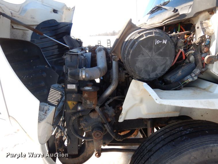 image for item KU9834 2007 International 8600  box truck