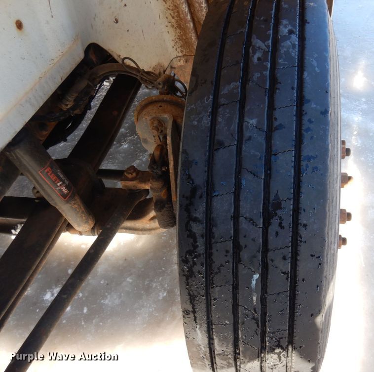 image for item KU9834 2007 International 8600  box truck