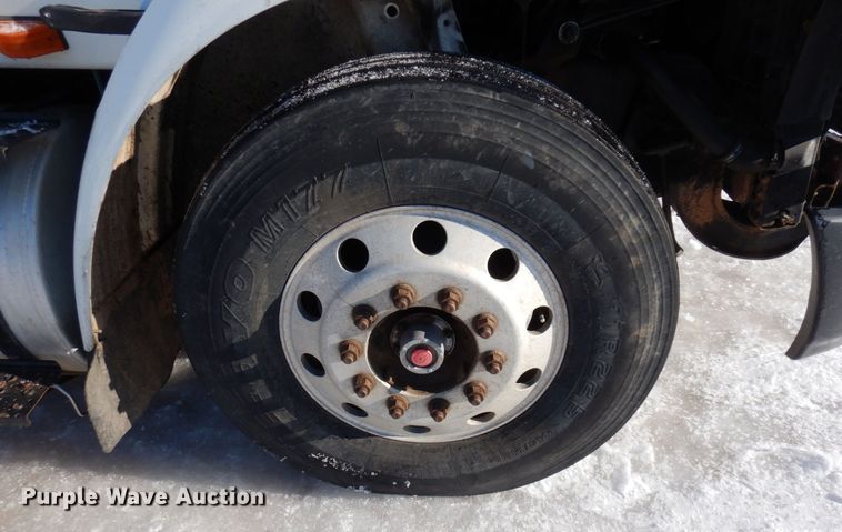 image for item KU9834 2007 International 8600  box truck