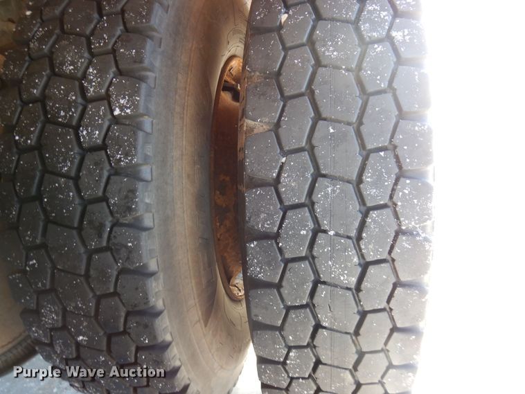 image for item KU9834 2007 International 8600  box truck