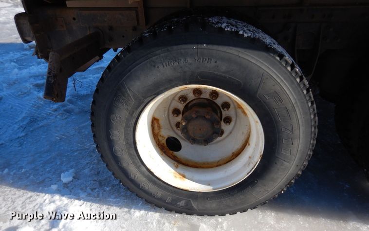 image for item KU9834 2007 International 8600  box truck