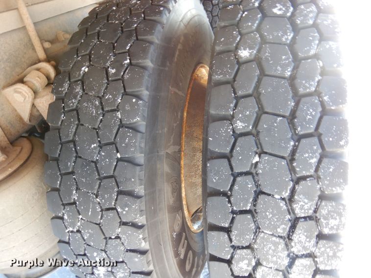 image for item KU9834 2007 International 8600  box truck