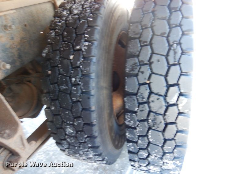 image for item KU9834 2007 International 8600  box truck