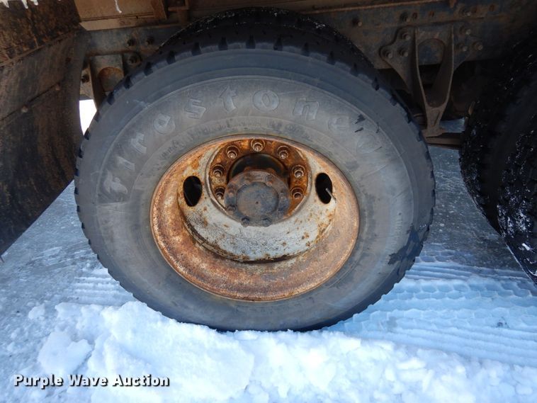 image for item KU9834 2007 International 8600  box truck