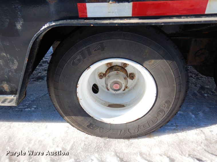 image for item KU9836 1995 Trail King  flatbed trailer