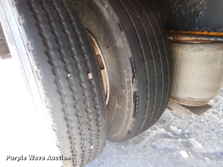 image for item KU9836 1995 Trail King  flatbed trailer