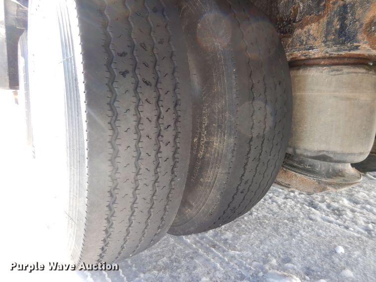 image for item KU9836 1995 Trail King  flatbed trailer