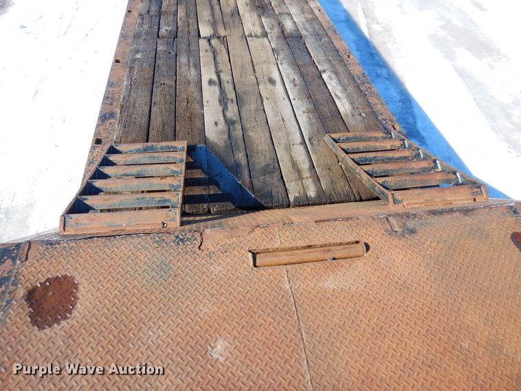 image for item KU9839 1991 Trail King TK70HT-462  drop deck equipment trailer