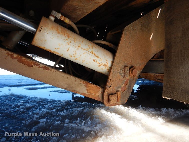 image for item KU9839 1991 Trail King TK70HT-462  drop deck equipment trailer