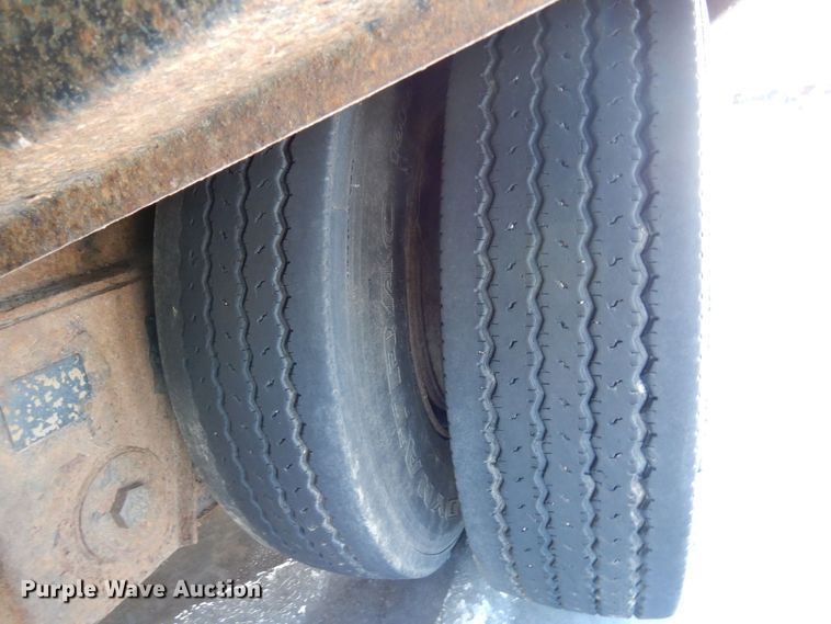 image for item KU9839 1991 Trail King TK70HT-462  drop deck equipment trailer