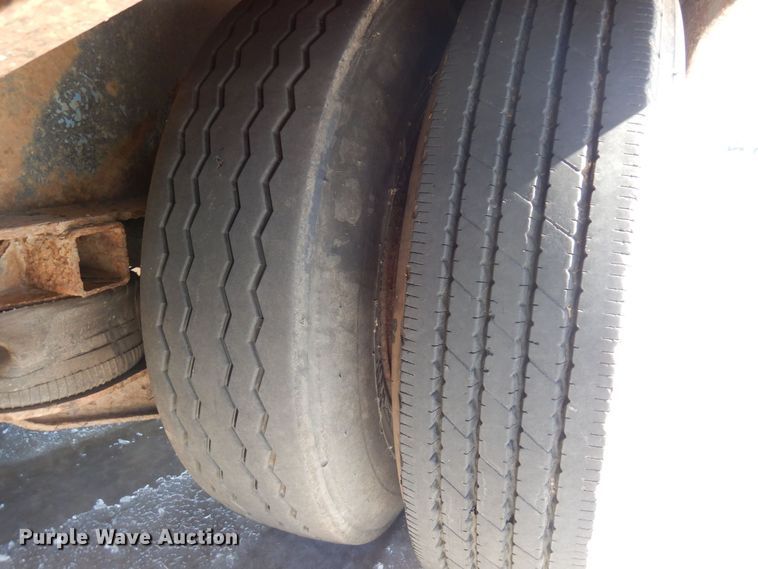 image for item KU9839 1991 Trail King TK70HT-462  drop deck equipment trailer