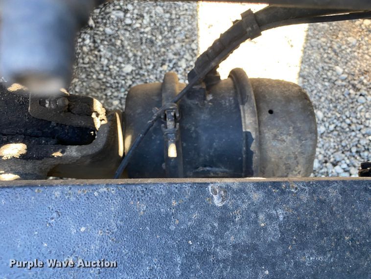 image for item KW9002 2014 Peterbilt 386  semi truck