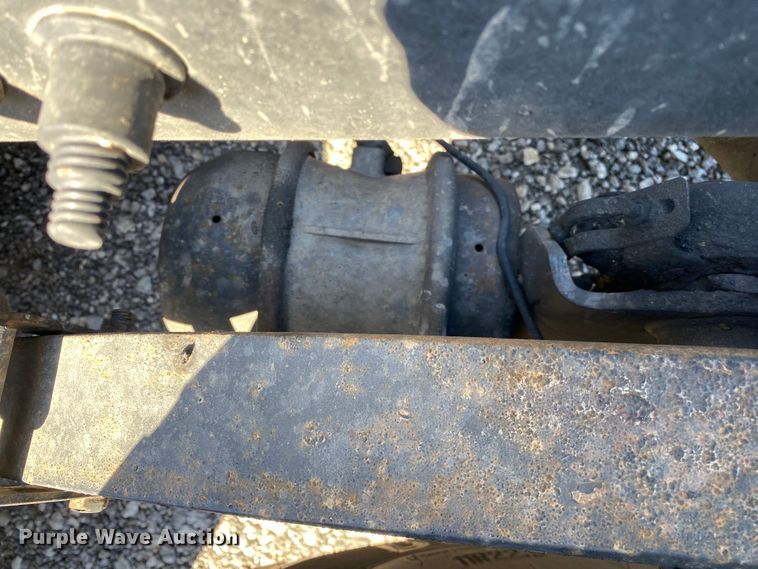 image for item KW9002 2014 Peterbilt 386  semi truck