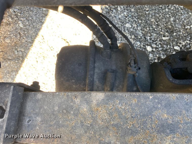 image for item KW9002 2014 Peterbilt 386  semi truck