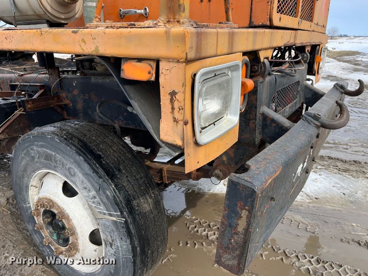 image for item LA9783 1978 Ottawa Commander 50  yard truck