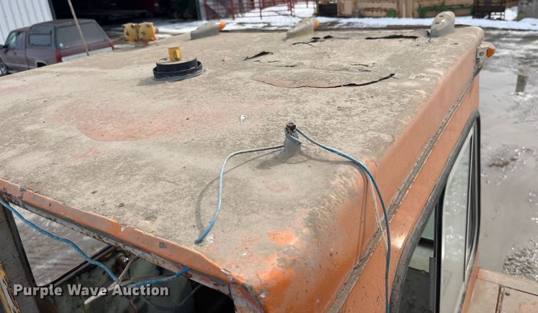 image for item LA9783 1978 Ottawa Commander 50  yard truck