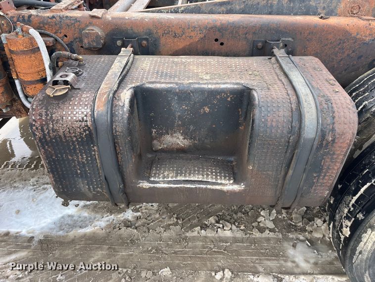 image for item LA9783 1978 Ottawa Commander 50  yard truck