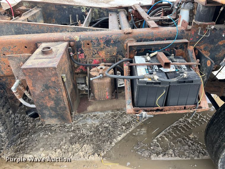 image for item LA9783 1978 Ottawa Commander 50  yard truck