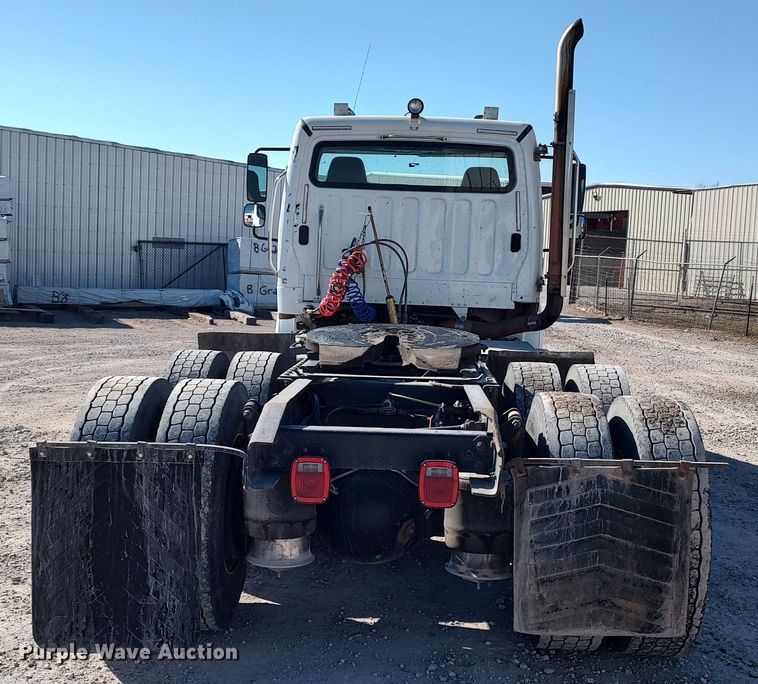 image for item LF9540 2013 Freightliner Business Class M2  semi truck