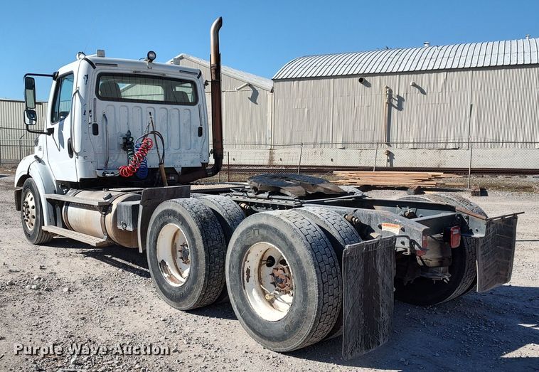 image for item LF9540 2013 Freightliner Business Class M2  semi truck