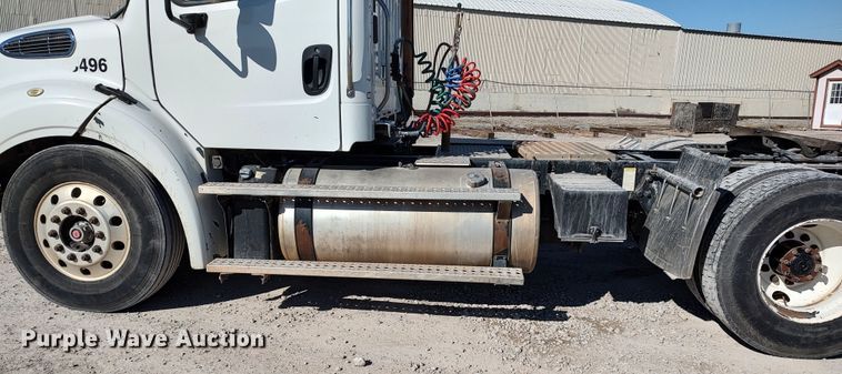 image for item LF9540 2013 Freightliner Business Class M2  semi truck