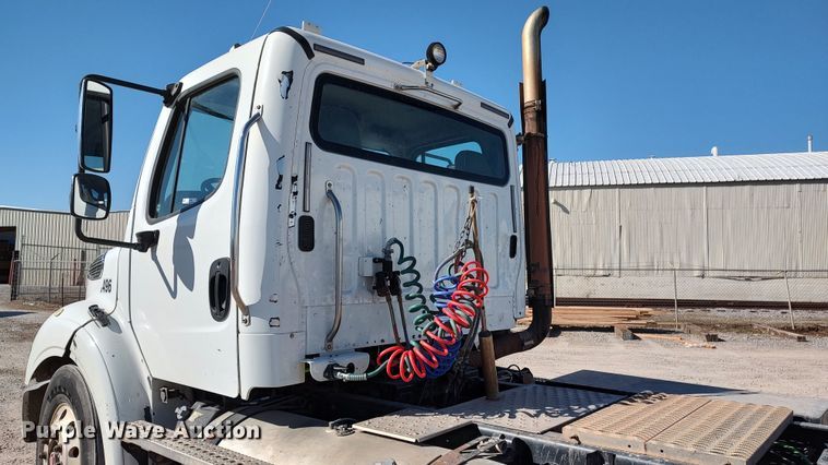 image for item LF9540 2013 Freightliner Business Class M2  semi truck