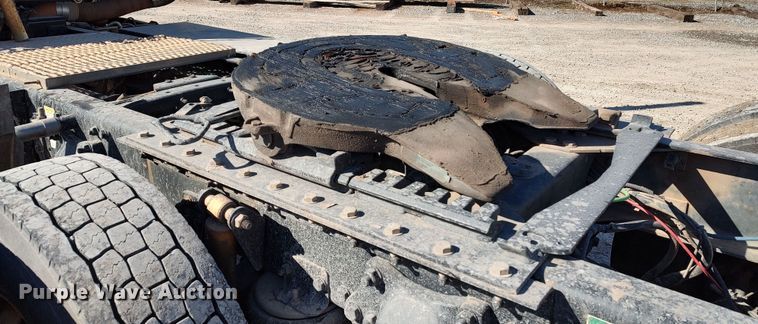 image for item LF9540 2013 Freightliner Business Class M2  semi truck