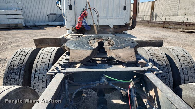 image for item LF9540 2013 Freightliner Business Class M2  semi truck