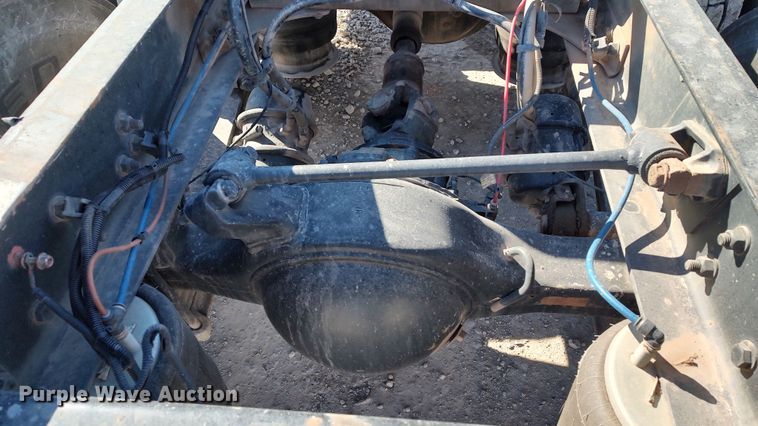 image for item LF9540 2013 Freightliner Business Class M2  semi truck